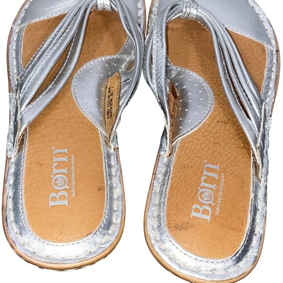Born Womens Metallic Silver Leather Slip-On thong Sandals Size 7 cushioned - Picture 6 of 9
